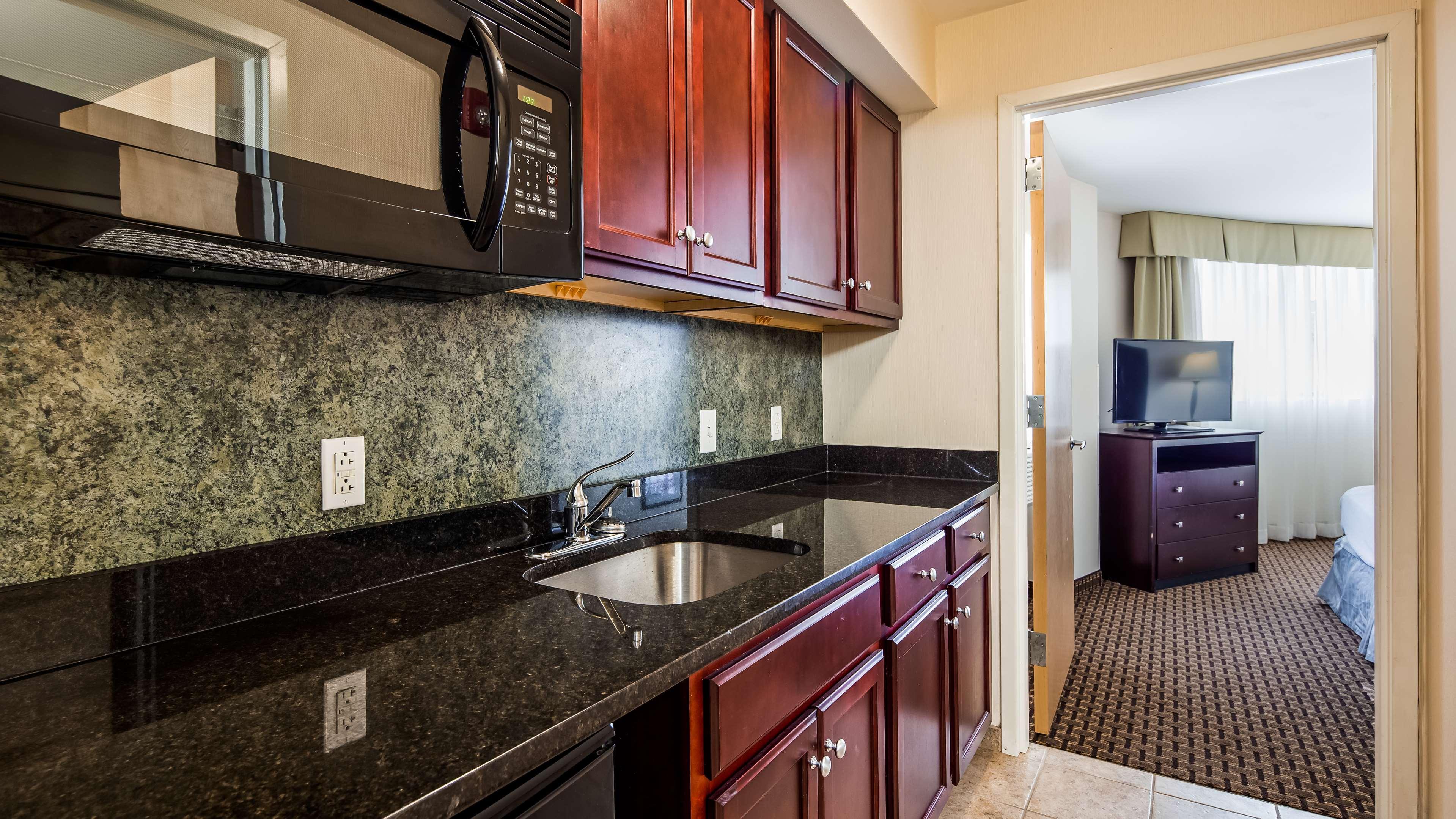 Best Western Plus Philadelphia Airport South - At Widener University Chester Εξωτερικό φωτογραφία